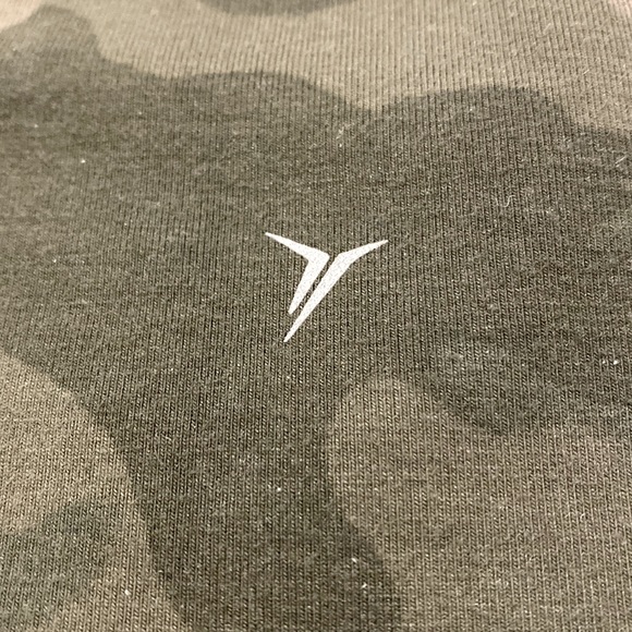 Green camo print biker shorts. - Picture 4 of 5